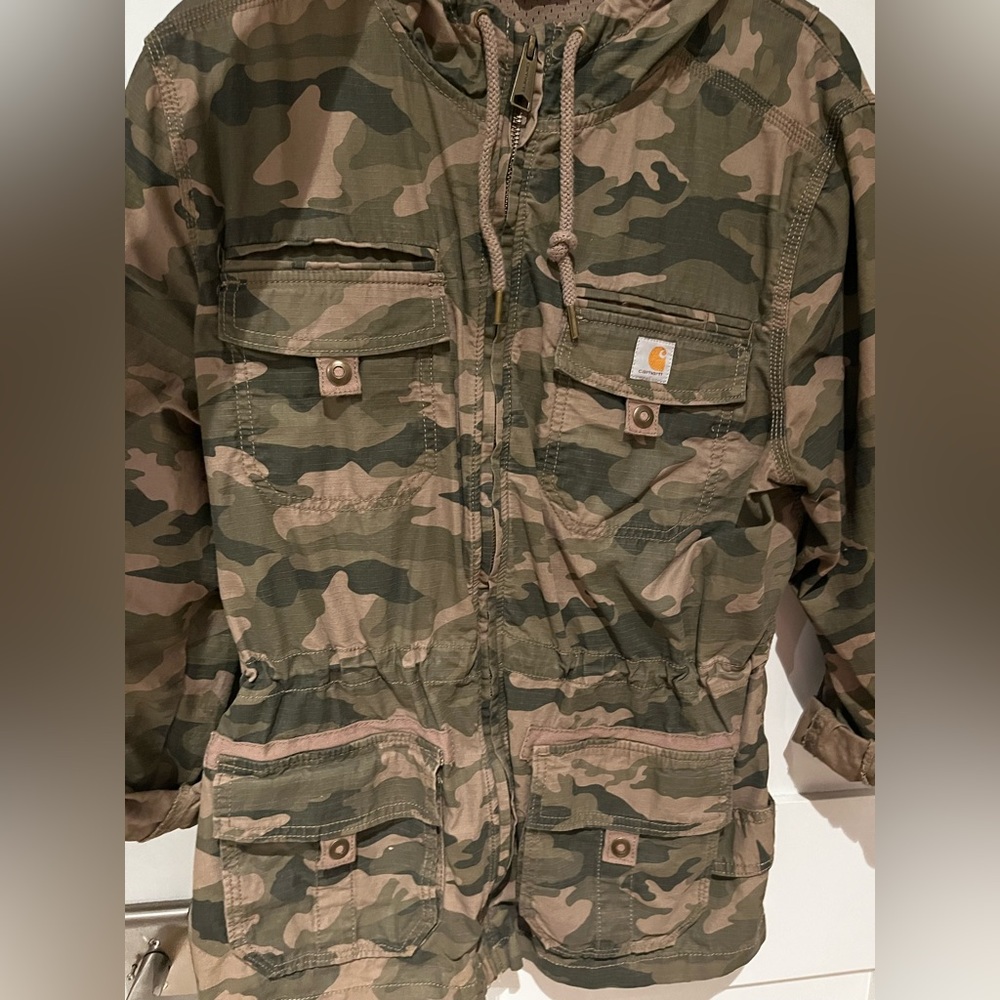 Carhartt camo zip up jacket